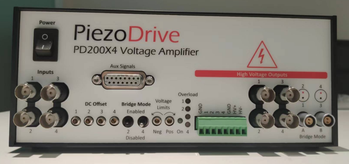 Piezodrive PD200X4 四通道功率放大器，適用于電光、超聲波、振動控制、納米定位系統和壓電電機等應用