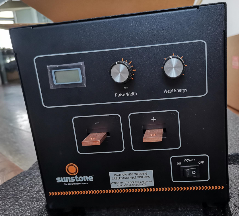 SUNSTONE CD200SPM 精密焊接機，微型電阻焊接機，小型點焊機，手持式焊接機，電容放電點焊機，電阻點焊機，單脈沖電容放電點焊機，CD200SPM 小功率點焊機，單脈沖電阻點焊機，精細點焊機，提供高達200WS的焊接能量，或低至0.1WS的能量