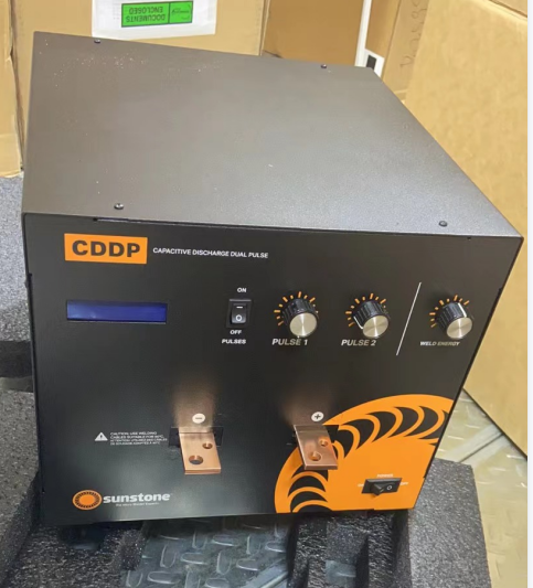 SUNSTONE CD400DP 點焊機，精細點焊機，精密電阻焊機，CDDP儲能點焊機，電阻焊接系統，小電焊機，雙脈沖電容放電點焊機, 雙脈沖精密點焊機，電容式放電焊機，電容焊機，電容放電點焊機，SUNSTONE電容放電點焊機，精細點焊機，CD200DP 雙脈沖電容放電點焊機， CD600DP 雙脈沖電容放電點焊機，提供高達400瓦秒的單脈沖或雙脈沖操作